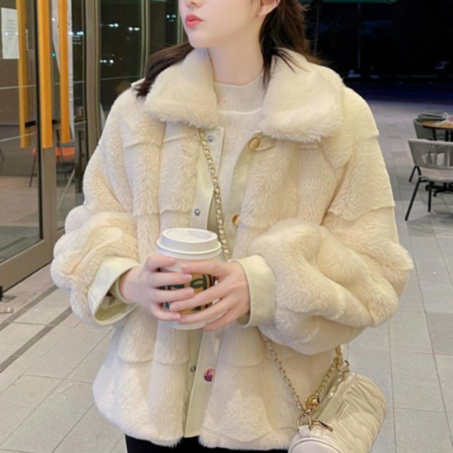 Stay stylish and cozy with our faux fur jacket, the perfect addition to your winter wardrobe.