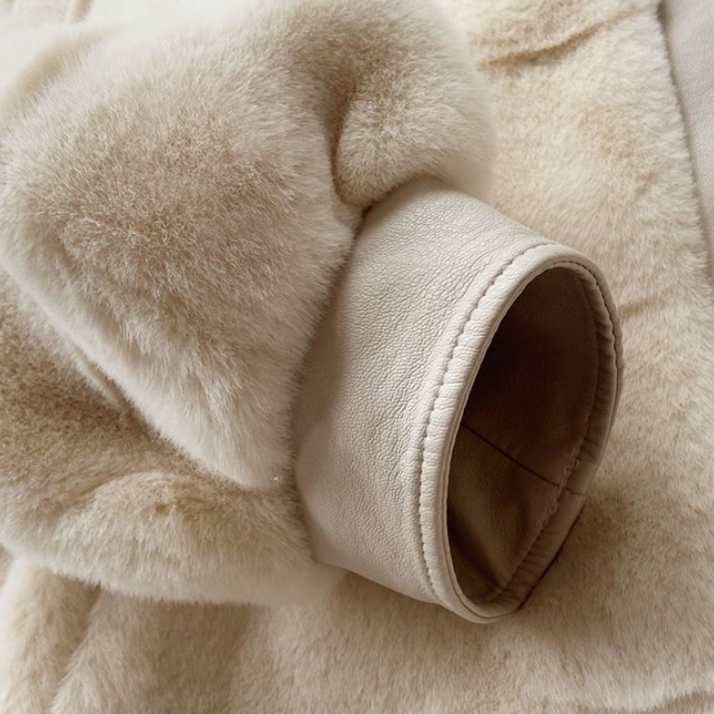 Stay stylish and cozy with our faux fur jacket, the perfect addition to your winter wardrobe.