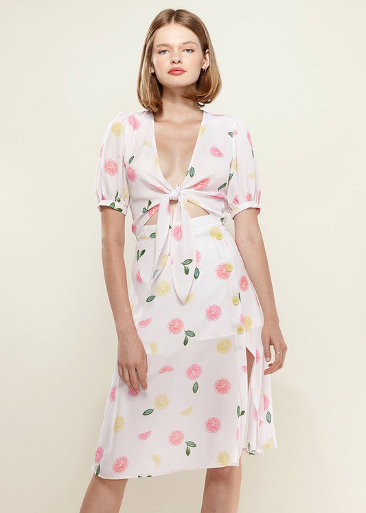 Casual Sleeveless Dress: A relaxed and comfortable dress without sleeves, perfect for casual and laid-back occasions