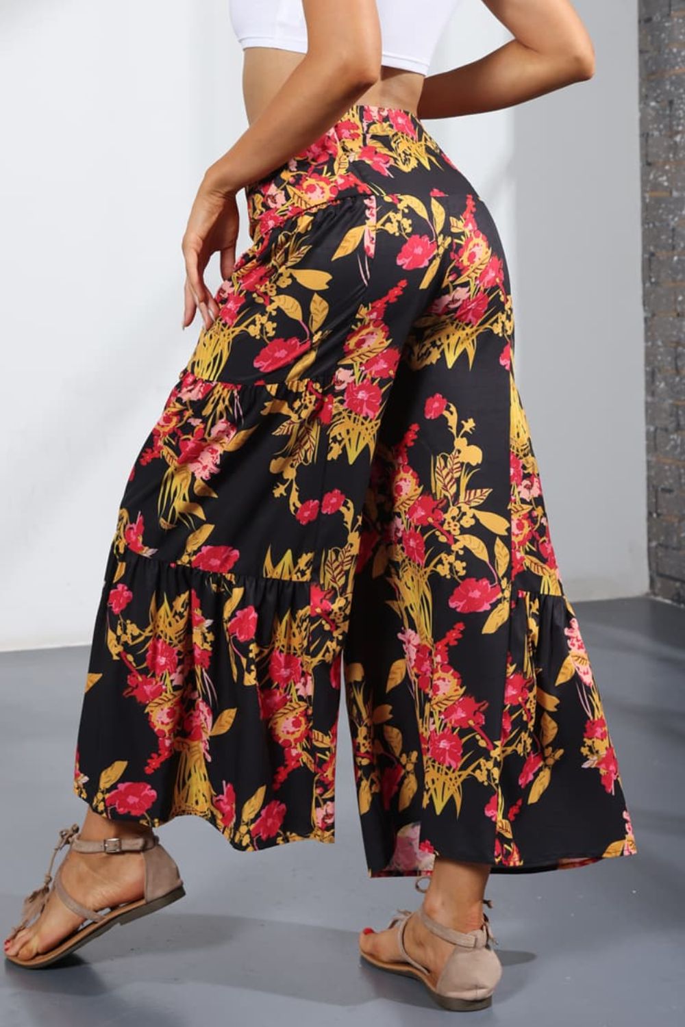 Printed pants, fashionable trousers adorned with various eye-catching patterns, ideal for adding a touch of personality and style to your ensemble.