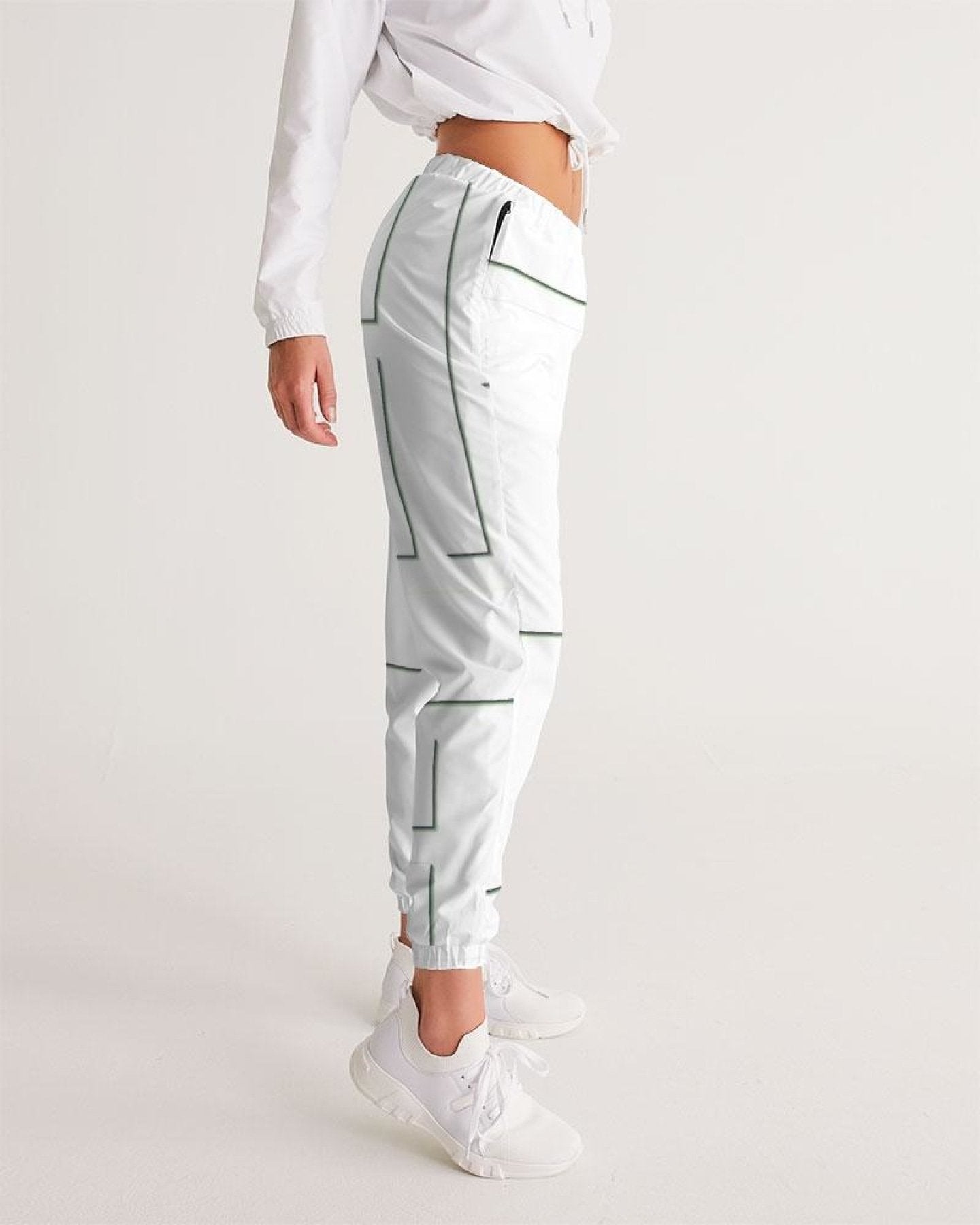 Explore our athletic track pants for a winning combination of sporty style and unmatched comfort.